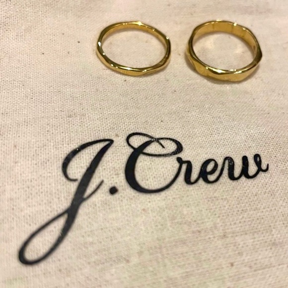 J. Crew Hammered Texture Burnished Gold Ring Set Size 6 NWOT - Picture 2 of 2